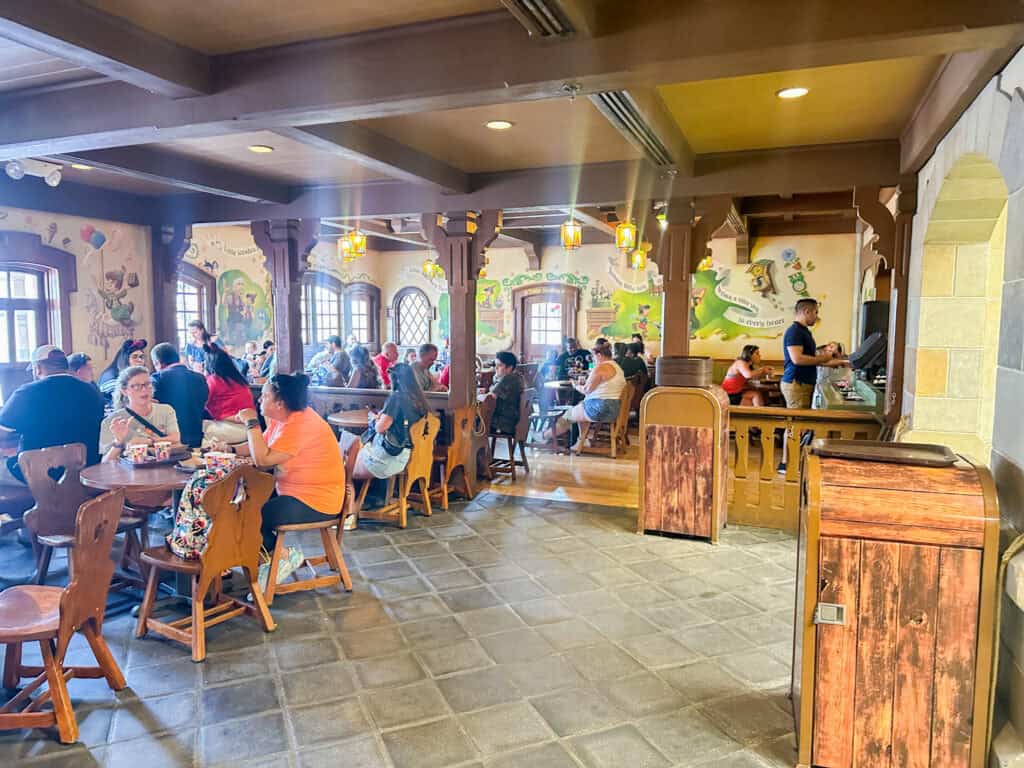 dining area at Pinocchio Village Haus.